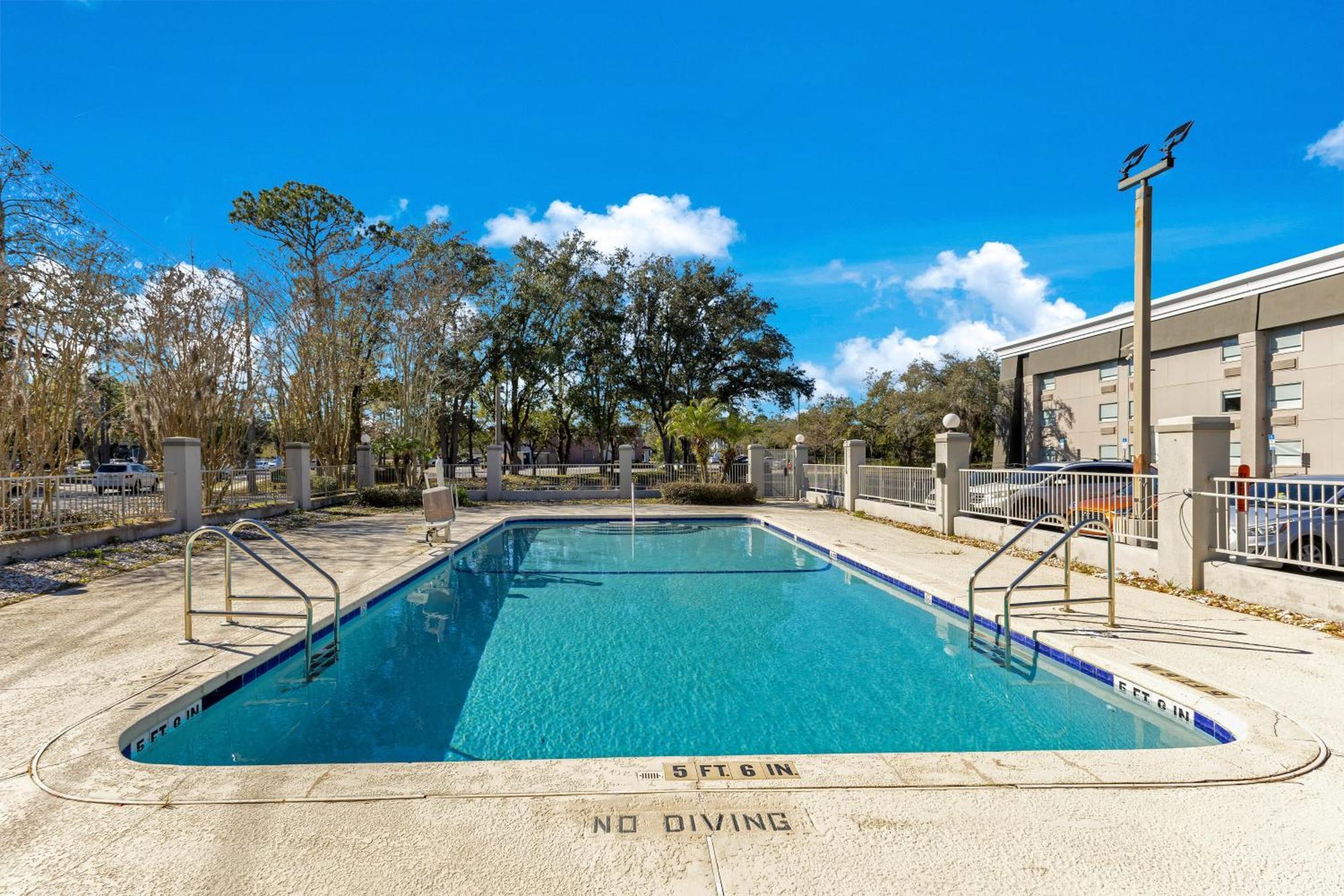 La Quinta Inn & Suites By Wyndham Jacksonville Mandarin Экстерьер фото