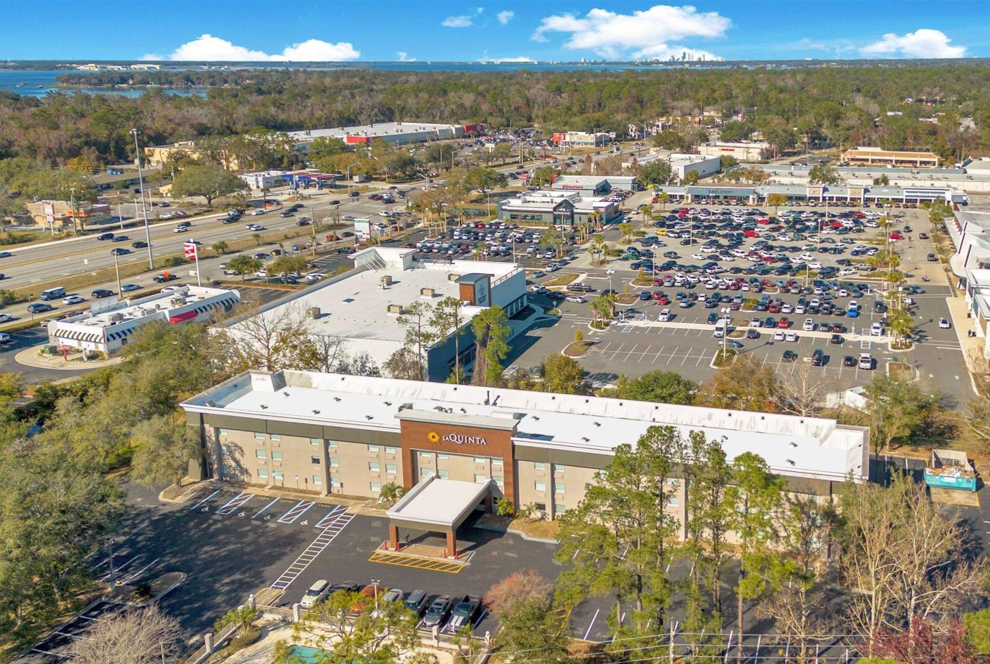 La Quinta Inn & Suites By Wyndham Jacksonville Mandarin Экстерьер фото